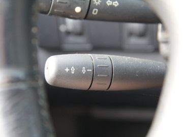 Peugeot 605